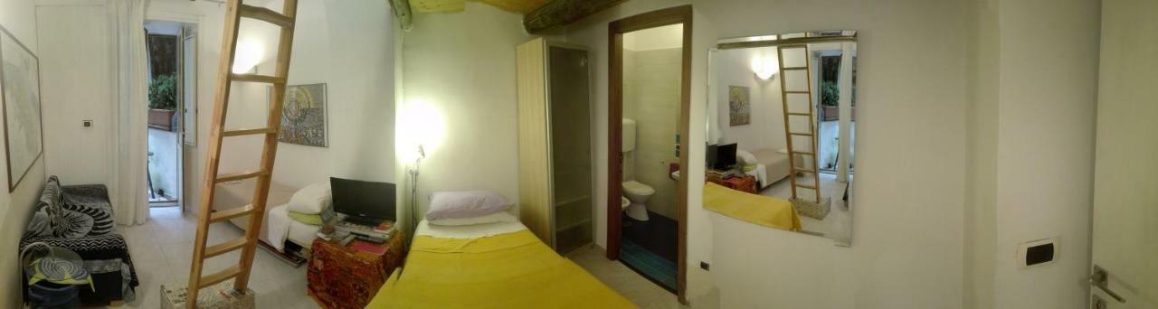 Buonanotte & Buongiorno Guesthouse Neapel Exteriör bild